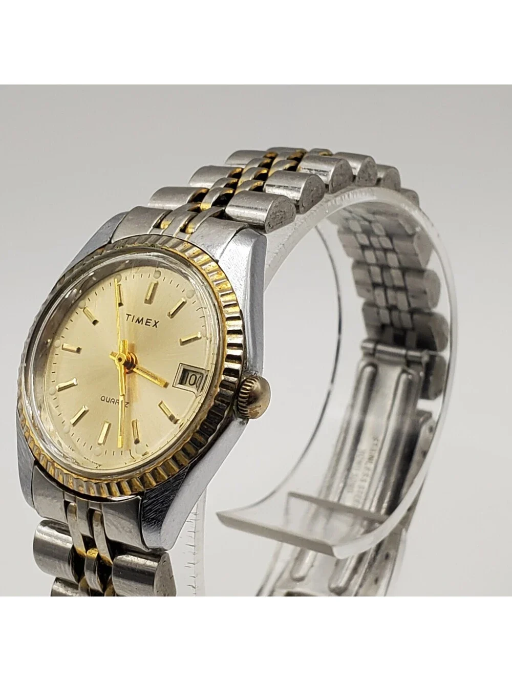 Vintage 1987 Timex Quartz Womens Watch 24mm Fluted Bezel Two-Tone New Battery